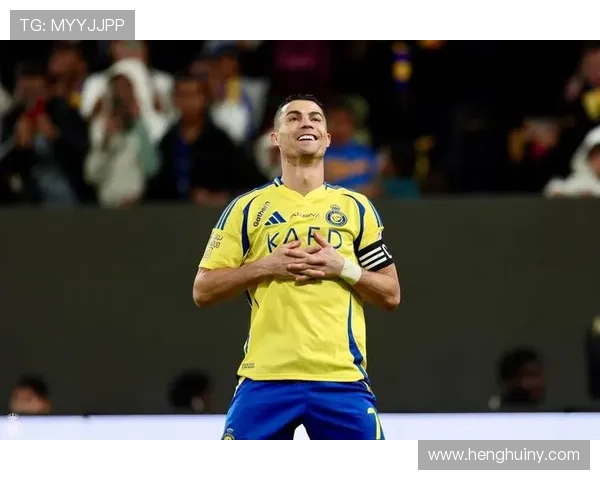 全球足球巨星的魅力与影响力解析：从场上表现到场外生活的全景探索